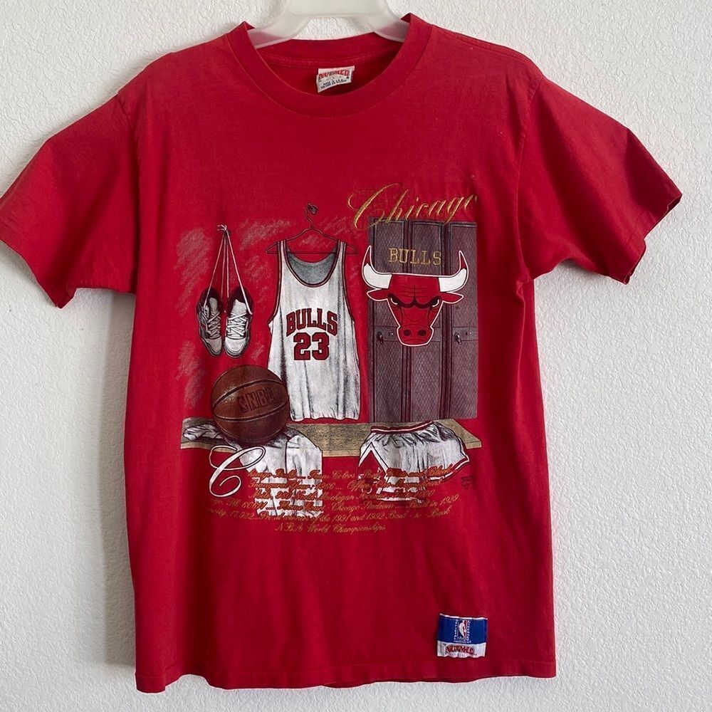 NUTMEG Mills Chicago Bulls Vintage Red Short Sleeves T Shirt Size L